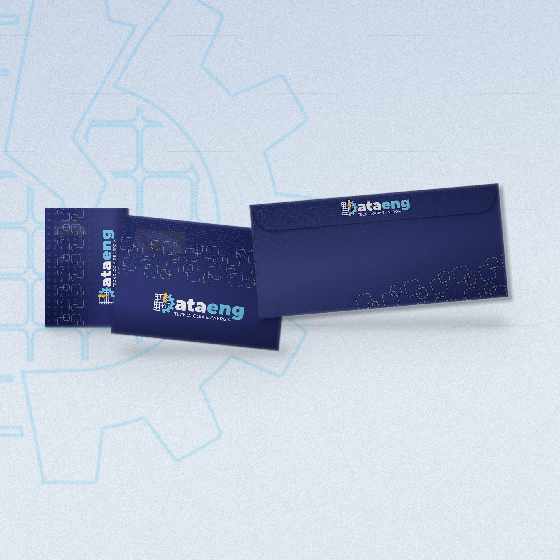 Envelopes marinho com a logo Dataeng em tamanhos e orientações diferentes